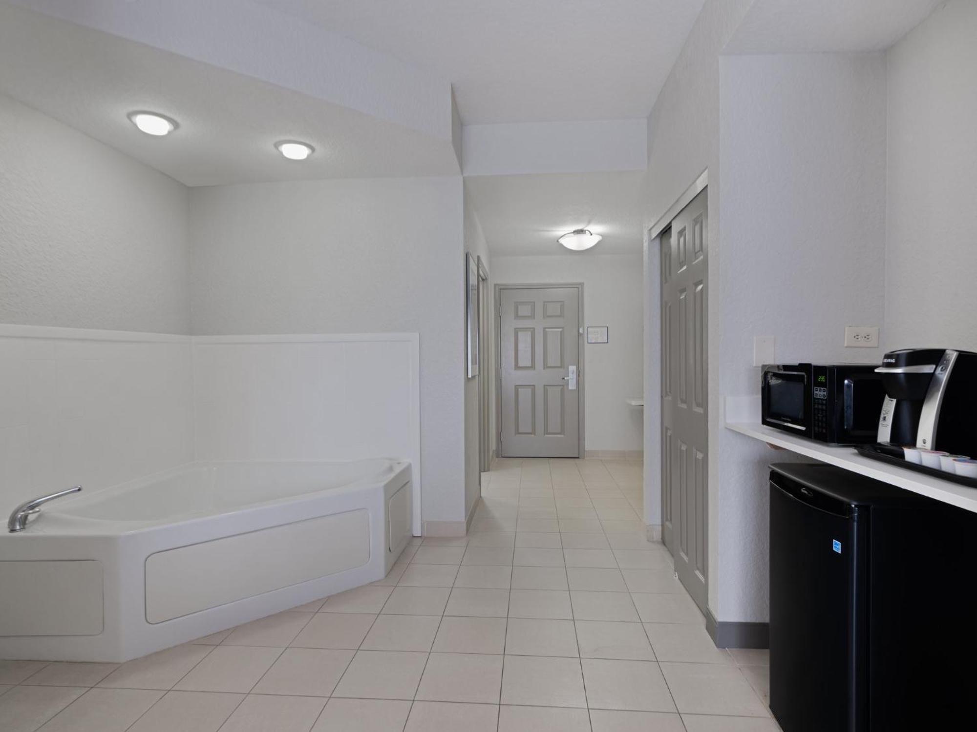 Holiday Inn Express & Suites Lakeland North I-4 By Ihg Exteriör bild